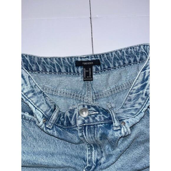 Forever 21 Premium Unisex 90s Light Wash Distressed Denim Shorts Size Fast Ship - Picture 3 of 5